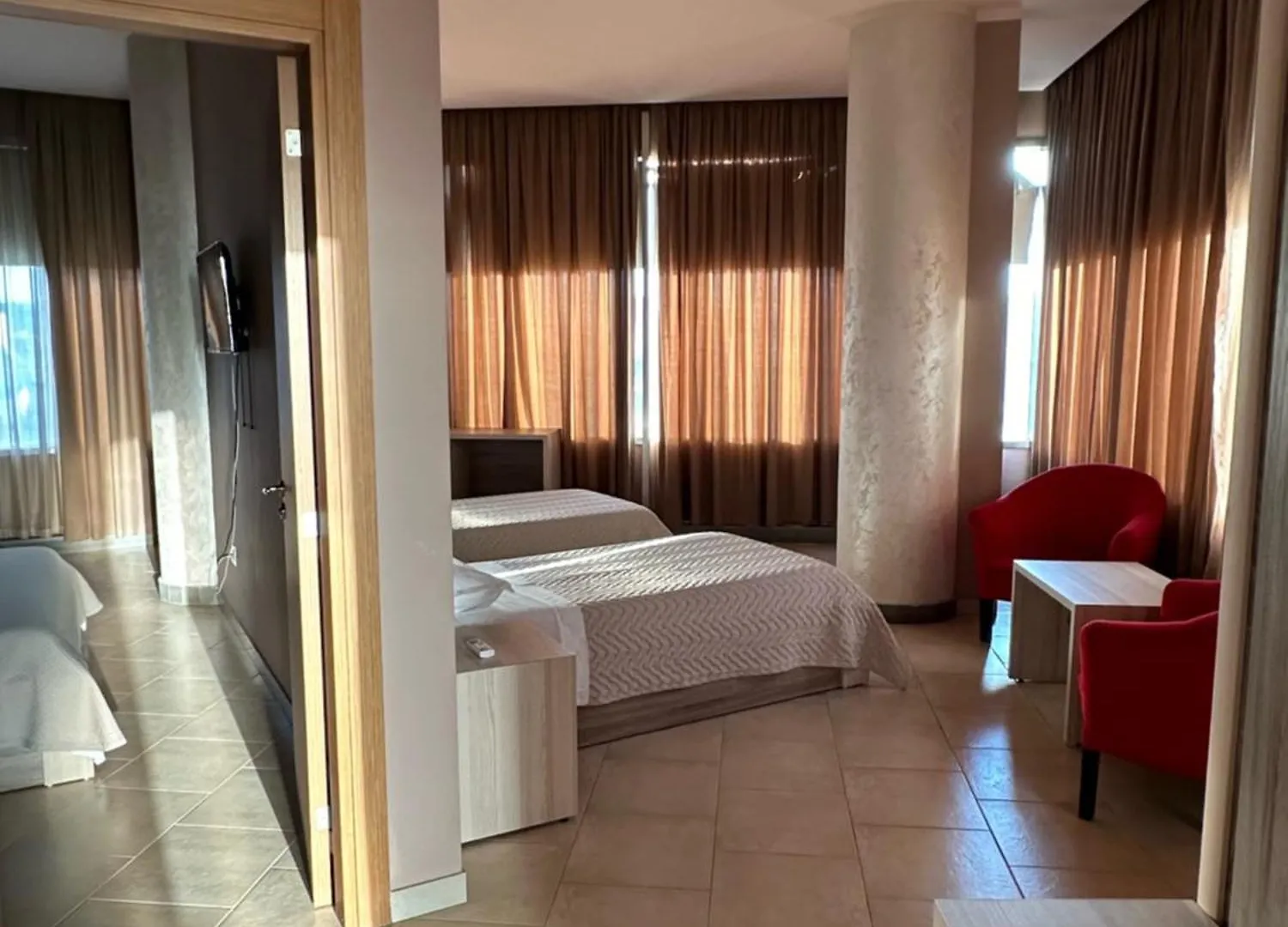 ***  Hotel Terminal Tirana Bregu i Lumit Albania