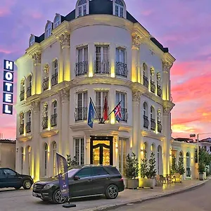 4* Hotel Ambasada Qta